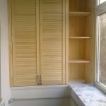 armoire sur le balcon image
