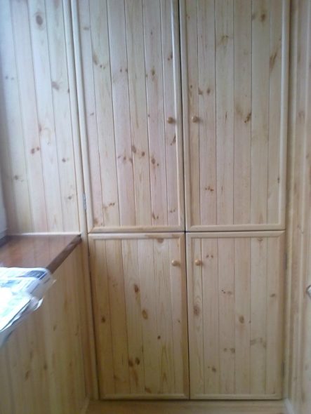 cabinet étroit
