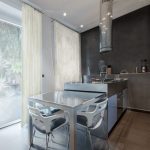 table coulissante dans la cuisine