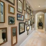 miroirs dans le couloir