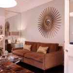 soleil miroir à l'intérieur de la maison
