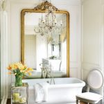 miroir dans la chambre