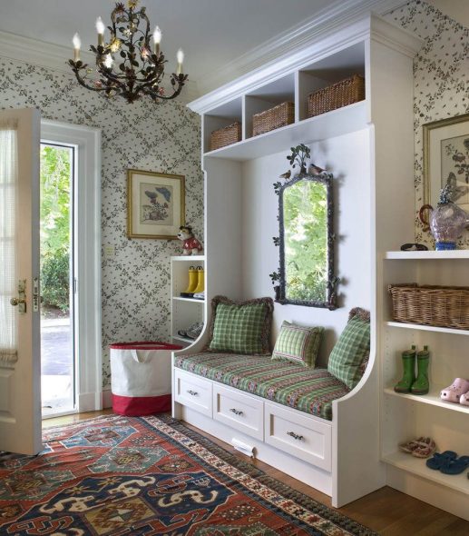 miroir dans le couloir dans le cadre