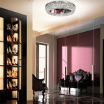 miroir dans le couloir de l'armoire