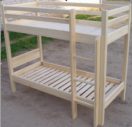 Lits en bois à 2 niveaux