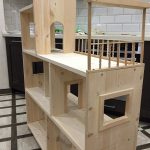 Nous fabriquons une étagère pour enfants pour livres, jouets