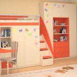 Lits d'enfants avec placards