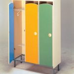 Casier d'enfant pour les vêtements