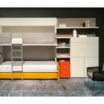 Lit superposé transformant pour la chambre des enfants dans le style du minimalisme