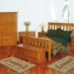 Meubles vieillis artificiellement dans la photo de la chambre