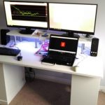 Bureau d'ordinateur avec extension faites-le vous-même