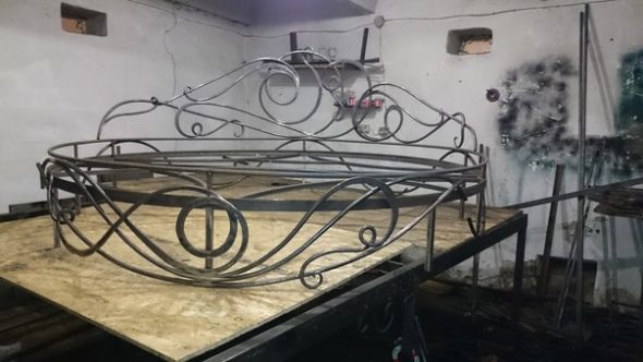 Lits en fer forgé, ronds