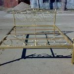 Modèle de cadre DIY pour lit en métal