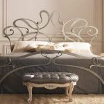Lit en forgeage de modèle caractéristique de style moderne
