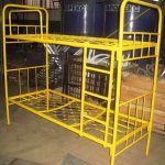 Lits métalliques pour ouvriers, constructeurs