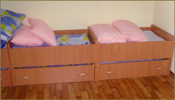 Assortiment de berceaux pour la maternelle