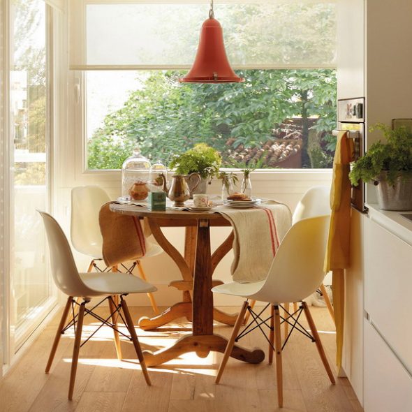 Table à manger dans la cuisine