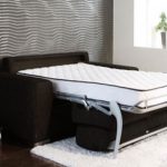 canapé-lit orthopédique avec un matelas