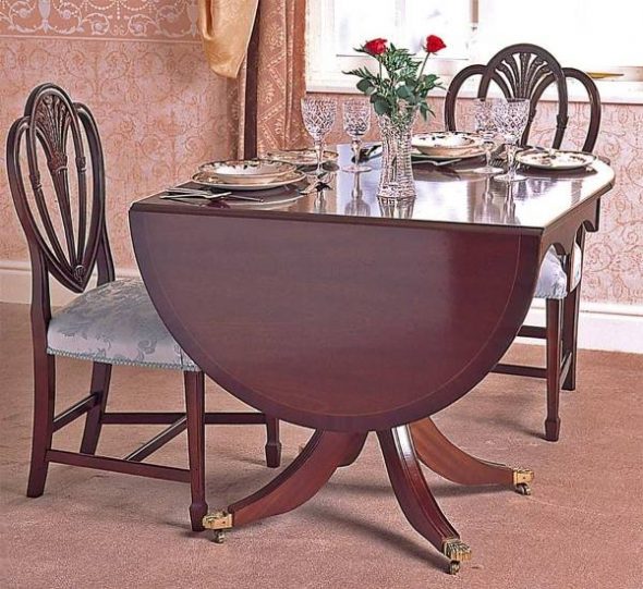 Table à manger coulissante ovale de style classique