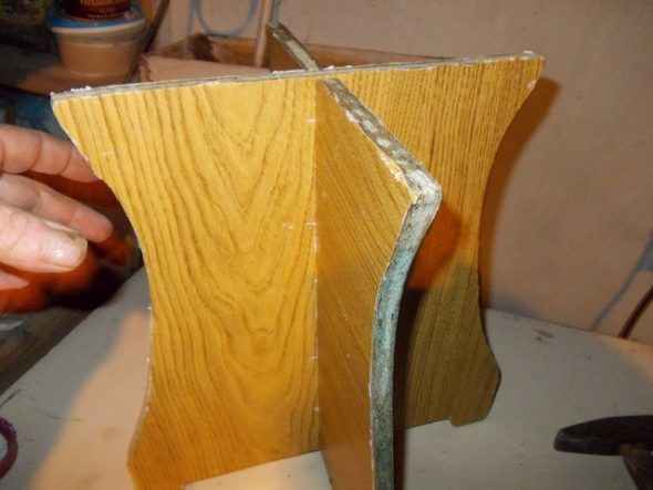 Tabouret en aggloméré
