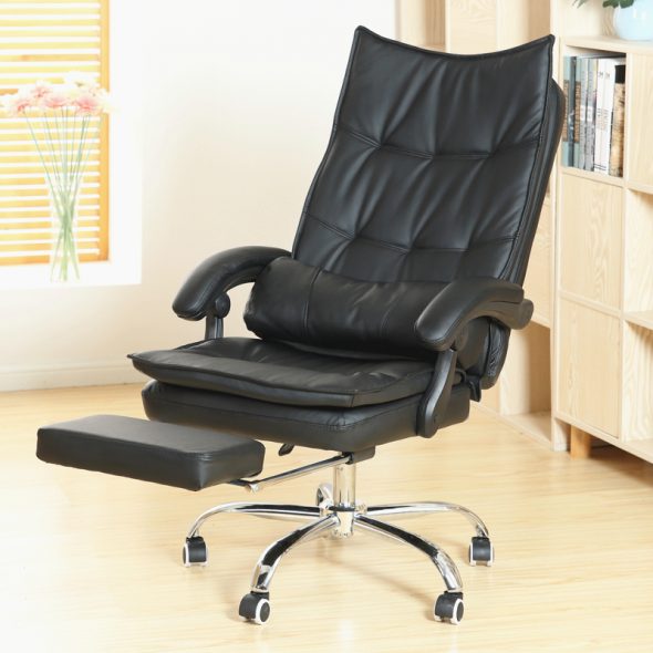 chaise confortable avec repose-pieds