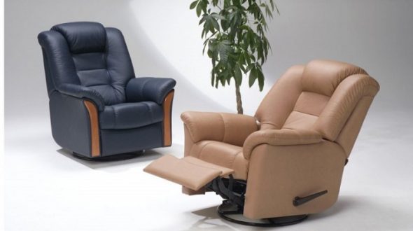 chaises confortables avec repose-pieds