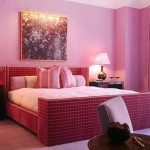 Dans la chambre à coucher, ne suspendez pas non plus de tableaux illustrant les éléments de la nature
