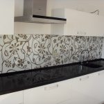 ensemble blanc avec plateau noir