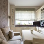 canapé beige à l'intérieur