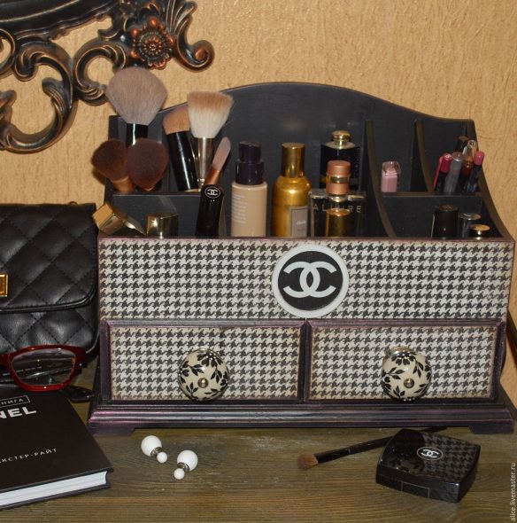 commode pour cosmétiques Chanel