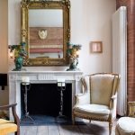 meubles vieillis artificiels dans le salon