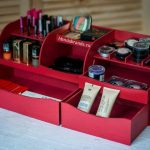 Commode pour cosmétiques rouge