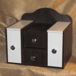 Commode cosmétique bicolore