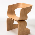 chaise moderne en contreplaqué