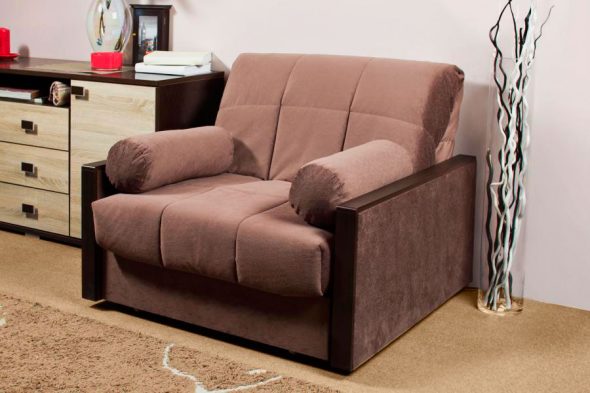 fauteuil-lit avec coussins