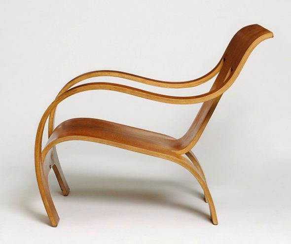 chaise avec des jambes