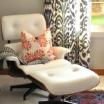 chaise avec repose-pieds