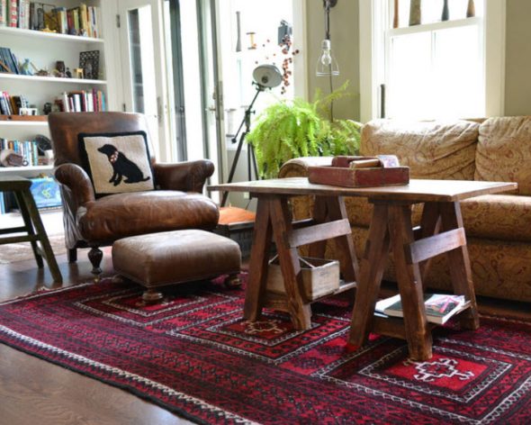 chaise avec repose-pieds