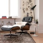 chaise avec repose-pieds