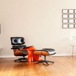 chaise avec repose-pieds photo