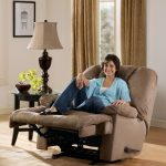 fauteuil confortable avec repose-pieds