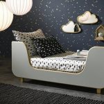 lit d'enfant dans la chambre