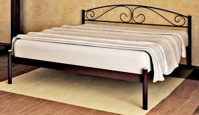 lit en métal avec matelas orthopédique