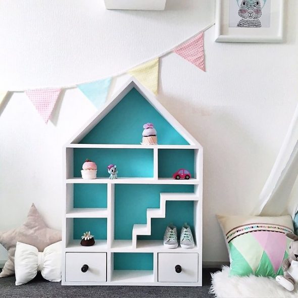 étagère maison blanc bleu