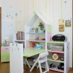 étagère maison d'enfants