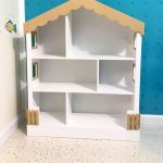 étagère de maison en bois