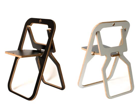 une variété de chaises pliantes