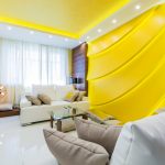 combinaison jaune à l'intérieur