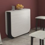 combinez l'incomparable - un petit salon et une grande table à manger