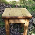 tabouret en aggloméré pour faire une photo
